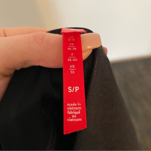 Spanx Faux Leather Leggings🖤 - Picture 9 of 10